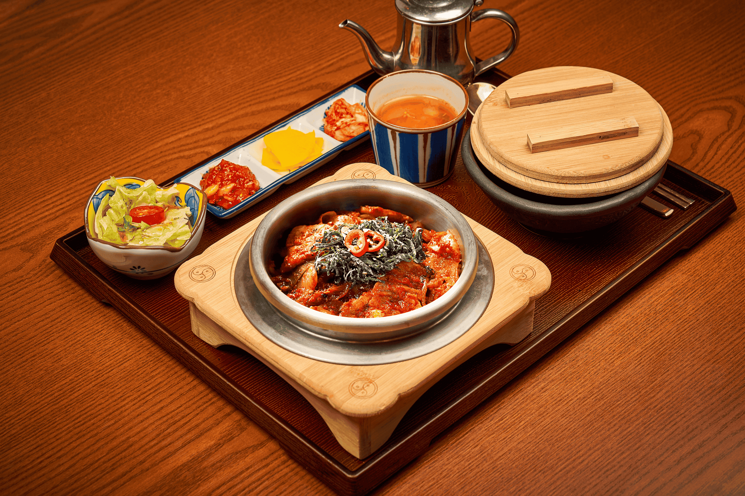 메뉴 김치제육솥밥