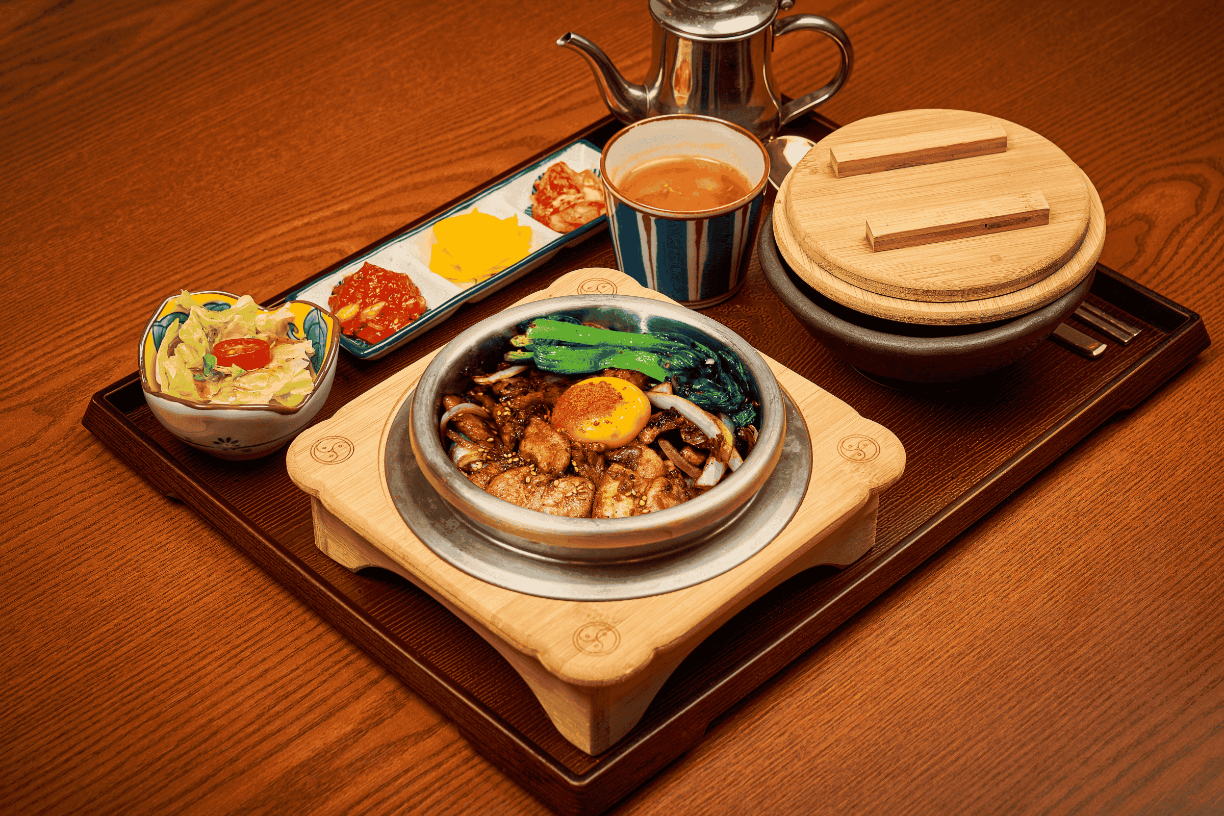 메뉴 삼겹솥밥